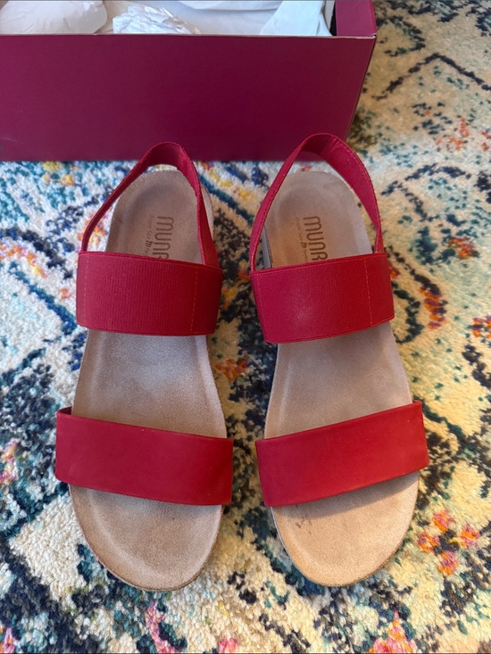 Munro Shoes - MUNRO Pisces Red Combo Leather Double-Strap Elastic Back Sandals 9M